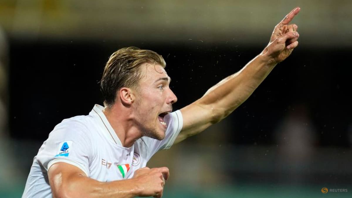 Hojlund looks to fill Napoli void as pressure mounts on Serie A rivals