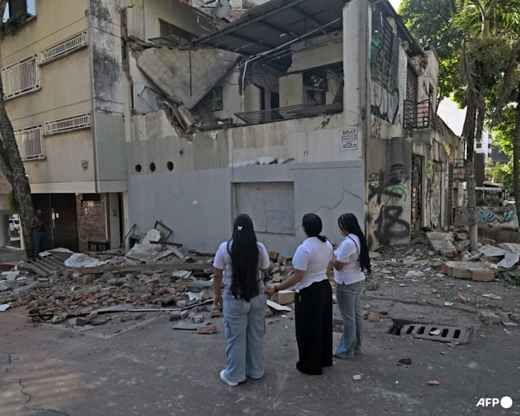 Major quake rocks Colombia and other countries, causing damage and injuries