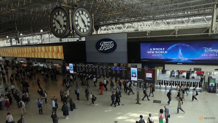 Indra signs $1.1 billion deal to manage London transport ticketing and control systems