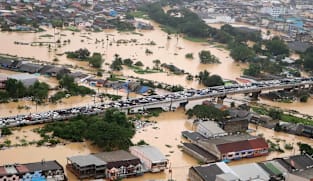 Pertemuan dua fenomena iklim jadi penyebab banjir parah di Asia Tenggara, termasuk Indonesia
