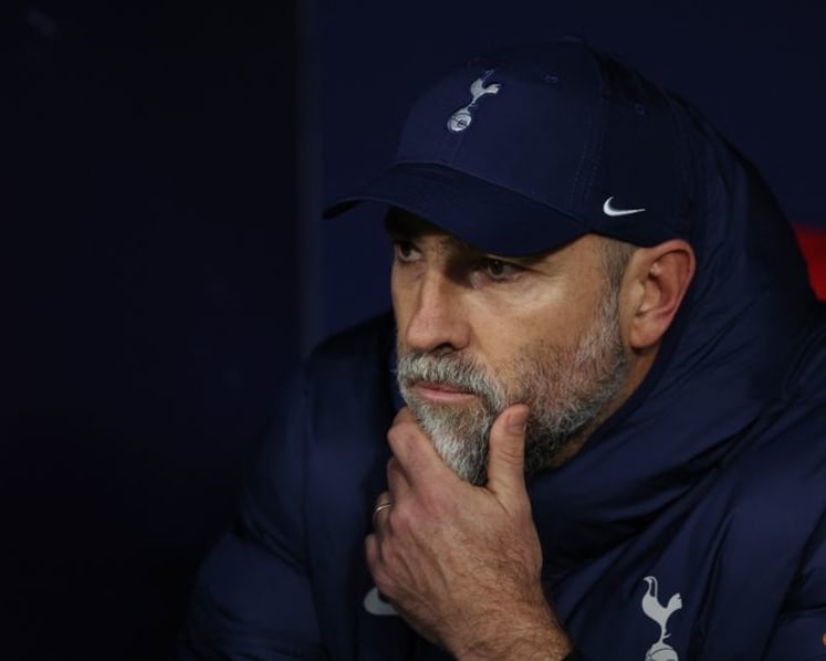 Tottenham sub goalkeeper Kinsky in 17th minute after Atletico score three
