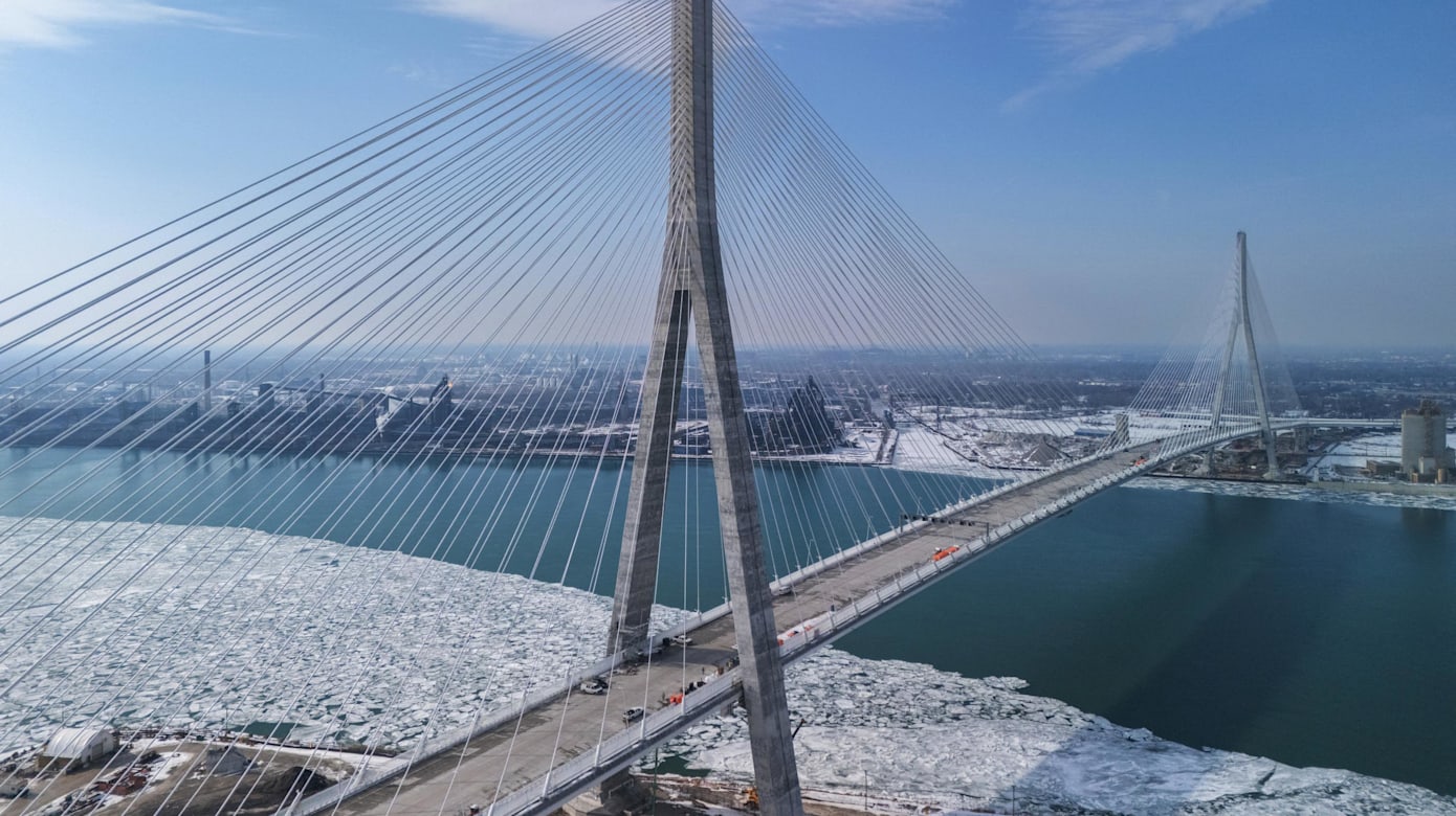 特朗普警告阻止美加新跨境大桥启用 经贸争议再升温