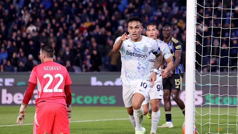 Martinez double earns Inter 2-0 win at Pisa