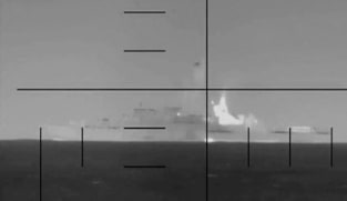 Kapal selam AS tenggelamkan kapal perang Iran di laut Sri Lanka, 80 orang tewas