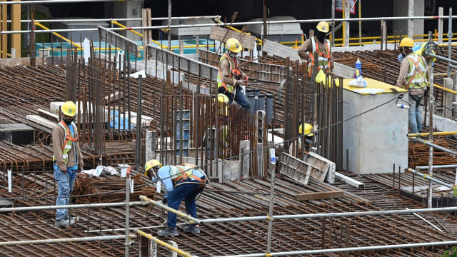 孟加拉籍工人纷纷请假回国 影响本地建筑工程进度