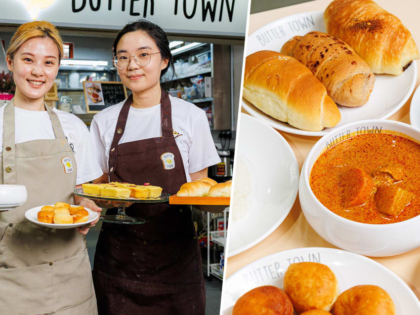 Sisters sell yummy chocolate shio pan & sourdough 'mantou' with curry at Holland Dr hawker stall