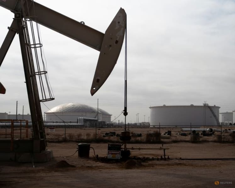 Oil prices rise after reports of container ships in Hormuz being hit by gunfire