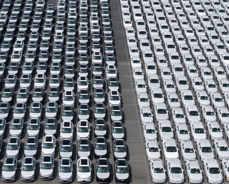 US Senate panel approves bill to crack down on Chinese vehicles