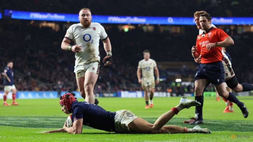 England end losing run with dramatic win over France