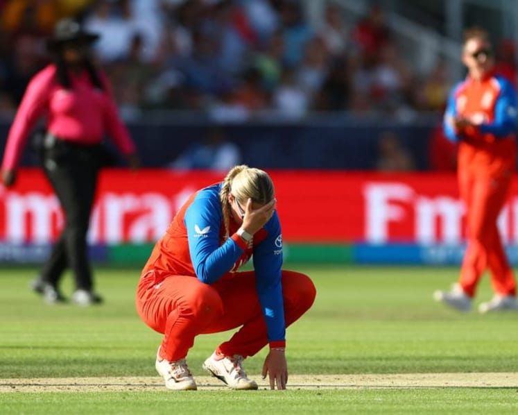 Australia dominate England to win T20 World Cup