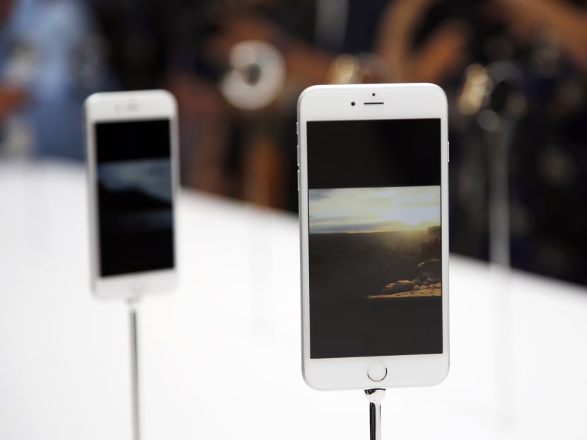 A new Apple iPhone 6 Plus is seen during an Apple event at the Flint Center in Cupertino, California, Sept 9, 2014. Photo: Reuters