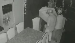 100 கிலோ பெட்டகத்தை லாவகமாகக் களவாடிய திருடர்கள்