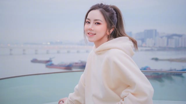 同框邓超、鹿晗宛如“哈比人”　邓紫棋真实身高引热论