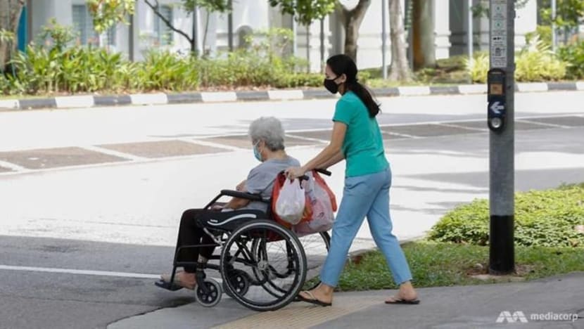 SingHealth lancar kursus percuma untuk pembantu rumah timba kemahiran perubatan asas