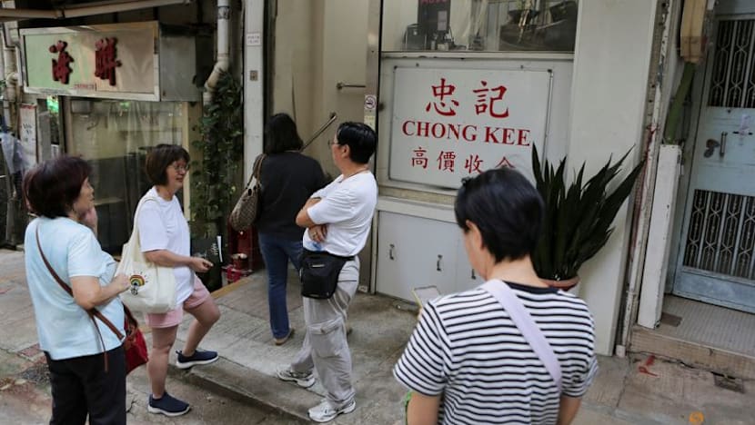Hong Kongers rush to sell family jewels as gold glitters