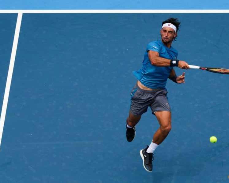 Djokovic falls in Cincinnati heat in first match since Wimbledon