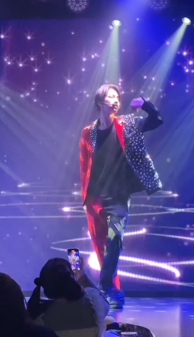 Ex Japanese Idol Now Works At A Male Host Club - 8days