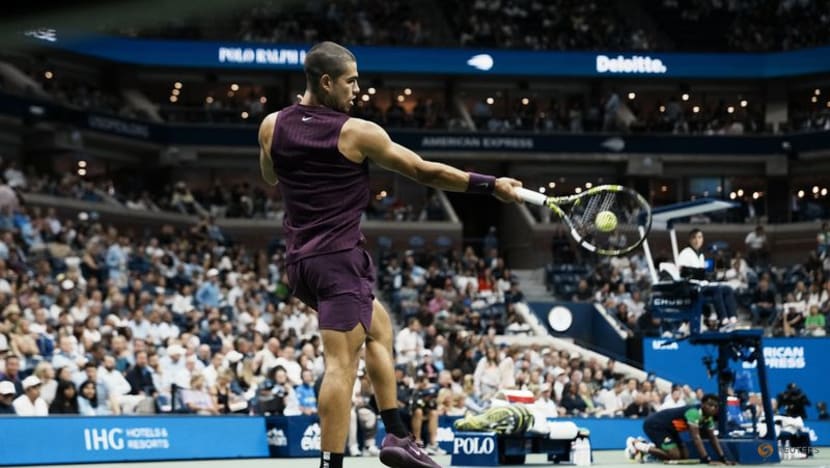 Alcaraz cruises into third round with commanding win over Bellucci