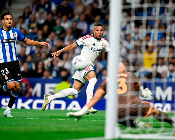 Substitute Espi snatches last-gasp winner in Real Madrid LaLiga opener