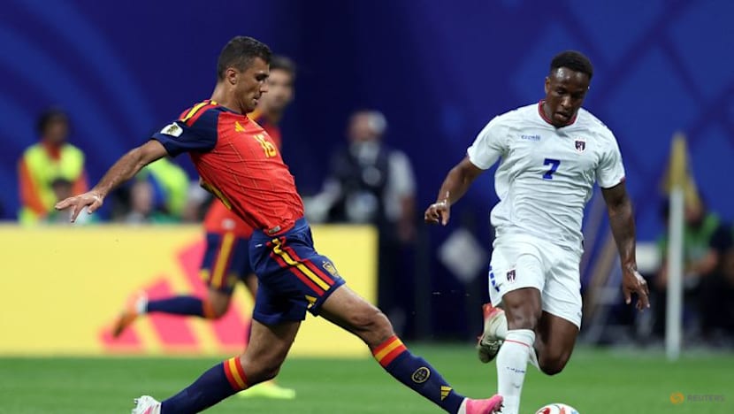 Heavyweights stumble as World Cup underdogs close the gap in opening games