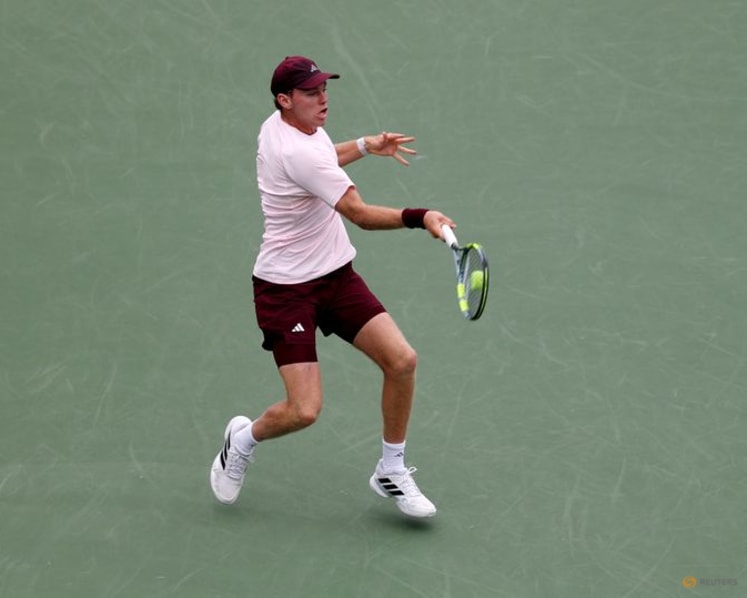 Medvedev, Pegula advance as rain disrupts US Open schedule