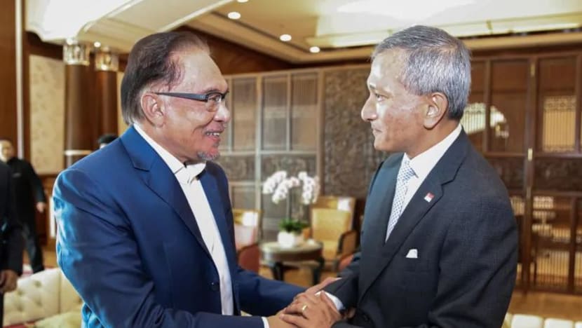 SG yakin capai 'kemajuan ketara' hurai isu 2 hala dengan M'sia, kata Dr Vivian Balakrishnan SG yakin capai 'kemajuan ketara' hurai isu 2 hala dengan M'sia, kata Dr Vivian Balakrishnan