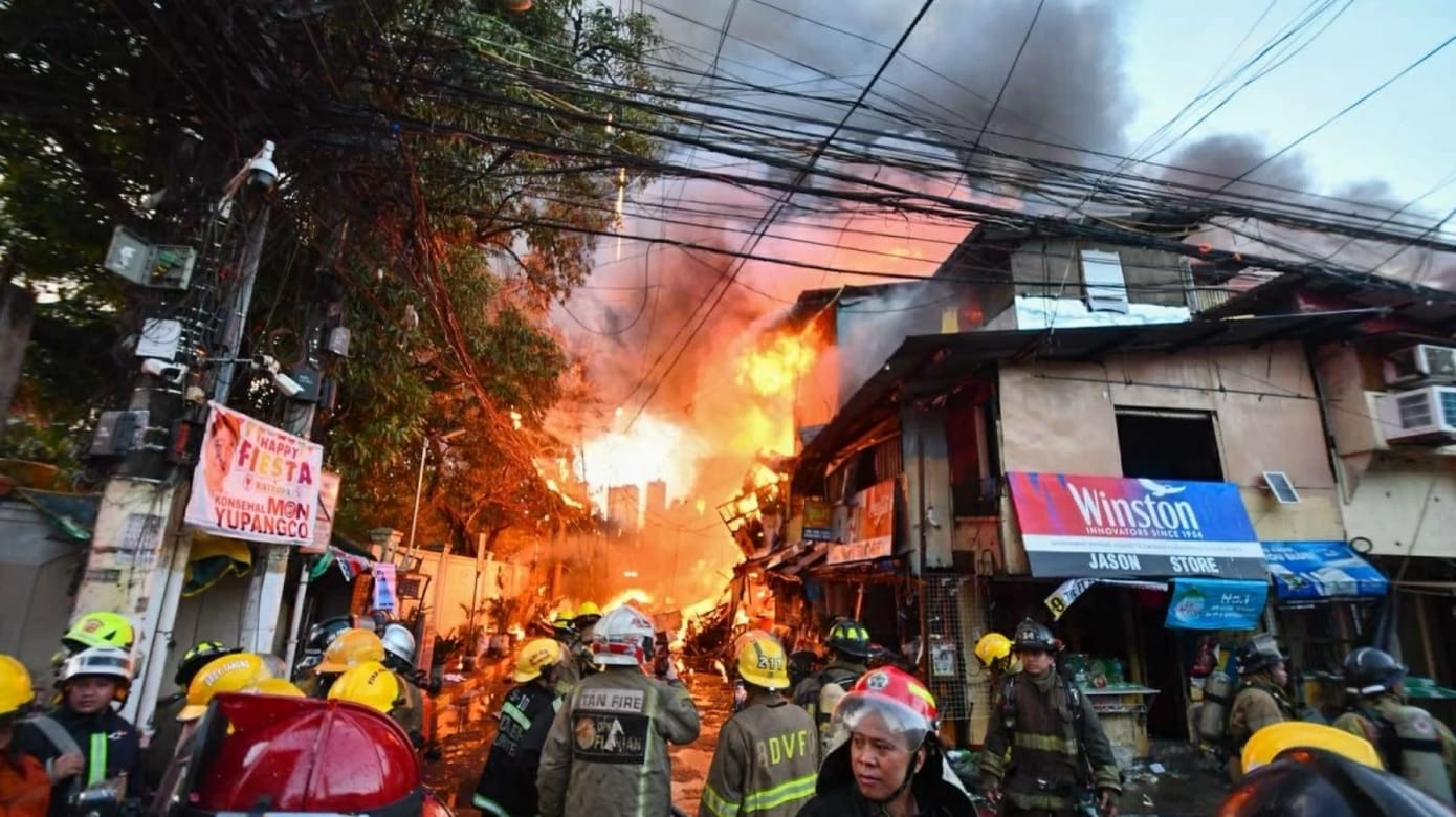 妻离去心生妒意 马尼拉男子纵火毁300屋