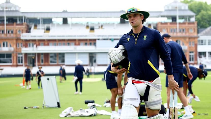 Stubbs fifty stretches South Africa's lead to 508 against India