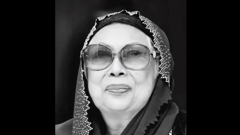 Seniwati legenda Sophia Ibrahim meninggal dunia pada usia 77 tahun