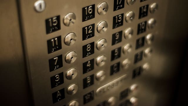 建设局研究加强老式电梯安全措施 探讨资助私人建筑提升设施