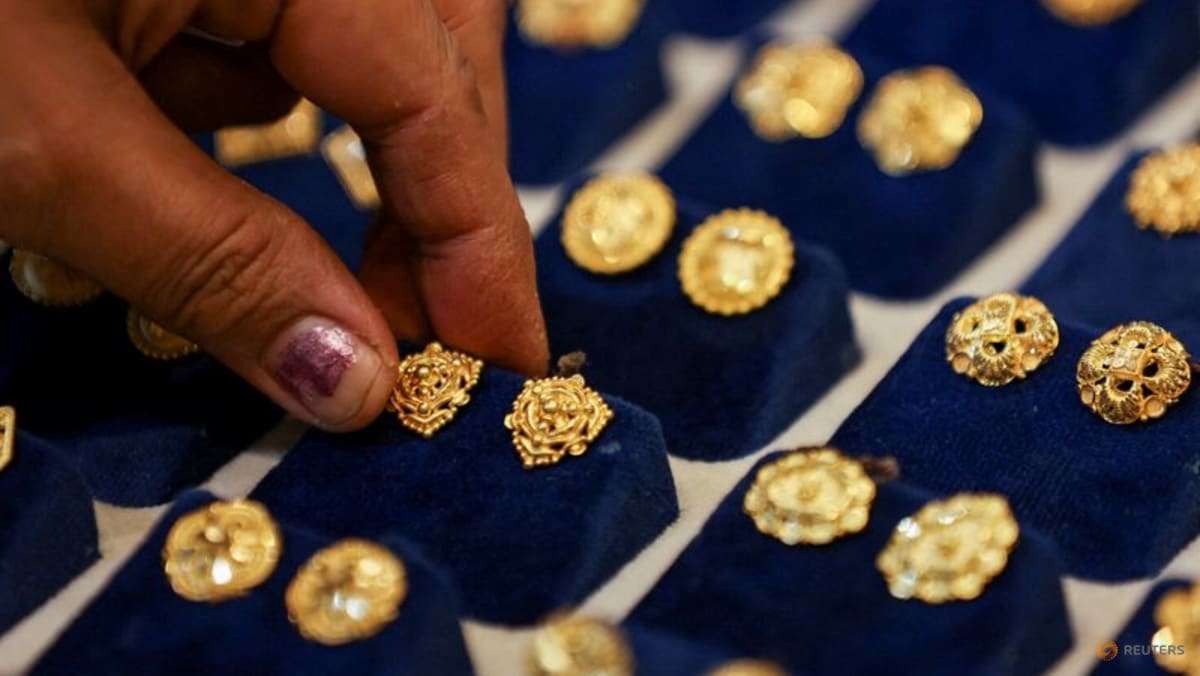 India's gold-buying festival sees tepid demand on price surge