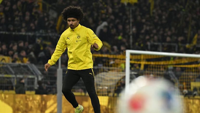 Barcelona sign pacy winger Adeyemi from Dortmund