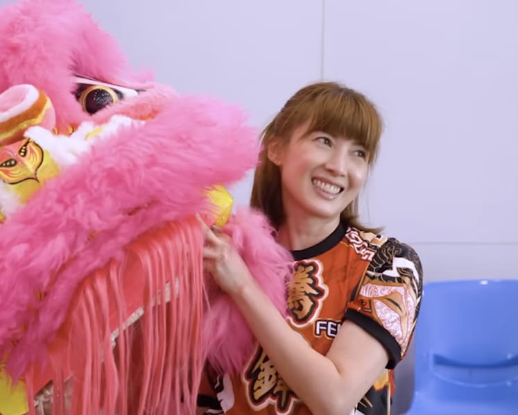 Jeanette Aw only had 3 hours to learn lion dance before performing at a nursing home