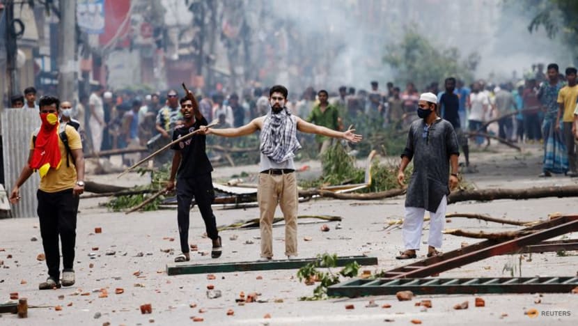 Bangladesh shuts offices, imposes curfew to curb deadly job quota protests Bangladesh shuts offices, imposes curfew to curb deadly job quota protests