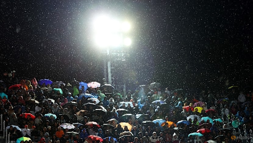 Sinner closes in on Italian Open final before rain halts Medvedev clash