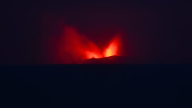 受火山灰影响 雅加达机场所有航班停飞
