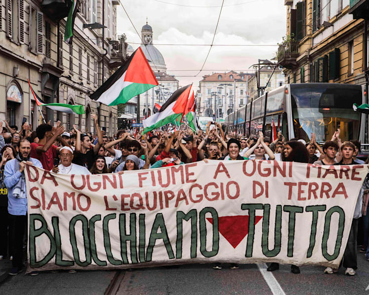 Hundreds of thousands turn out at pro-Palestinian marches in Europe