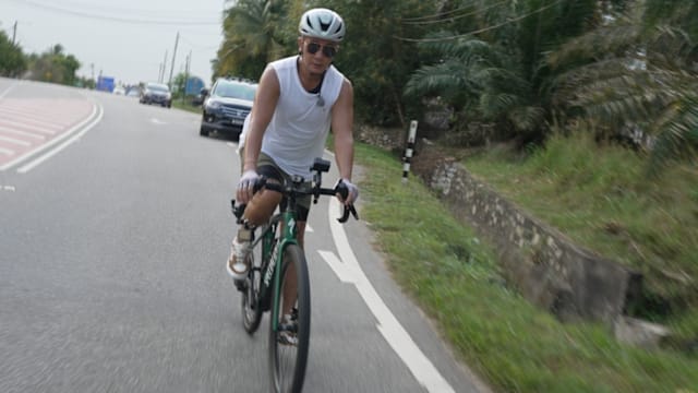 《骑心协力》骑行530km，陈汉玮最难忘在新山祭拜母亲