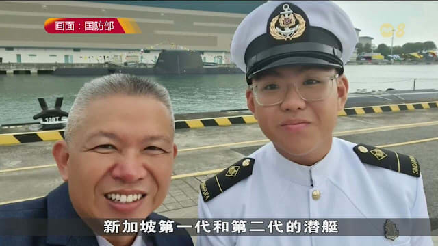 长时间航行无网仍坚守岗位 随父子兵了解海军潜艇部队