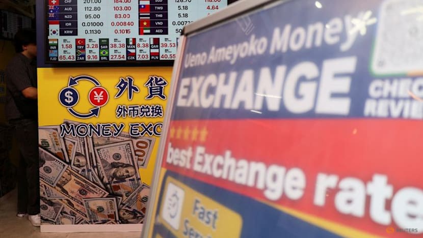 Yen strengthens sharply against the US dollar