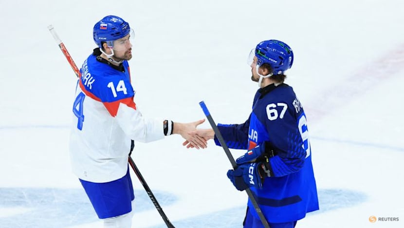 Ice hockey-Italy aiming to peak at right time after battling defeats