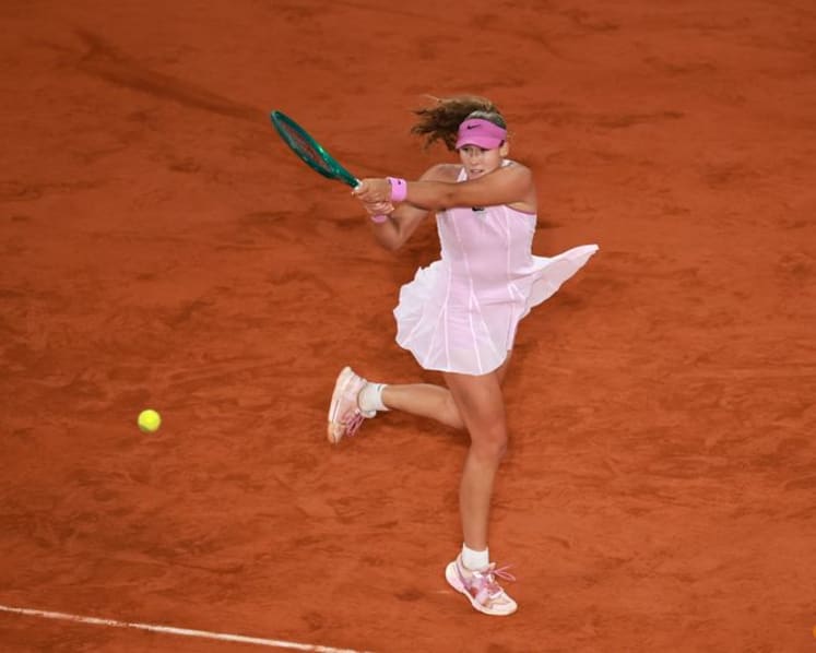 Andreeva dismisses Kostyuk to reach French Open final