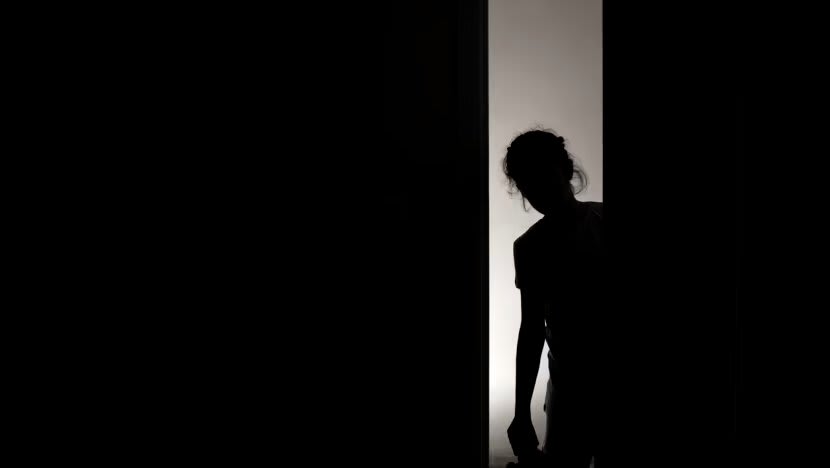 Bukan mistis, mengulas penyebab kesurupan massal dan mengapa perempuan paling rentan