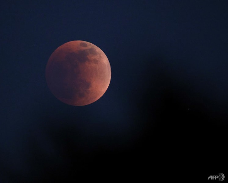 Possible sighting of rare blood moon over Singapore on Nov 8