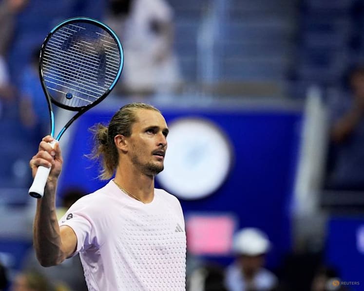 Zverev reaches US Open fourth round with win over Tabilo