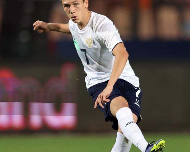 Galatasaray sign Russian midfielder Batrakov from Lokomotiv Moscow