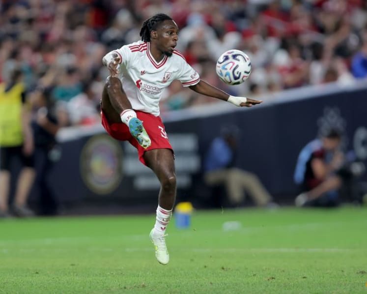 Liverpool boss Iraola downplays Frimpong injury concerns
