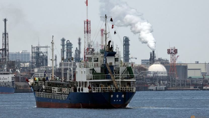 Japan cabinet backs plan to help oil importers pay for higher transport costs