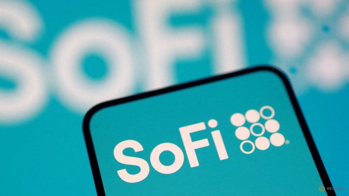 Fintech lender SoFi profit jumps on strong growth in fee‑based businesses