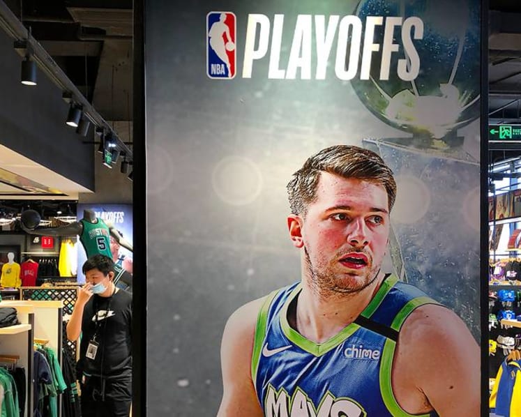 Basketball: Fans cheer return of NBA broadcasts in China